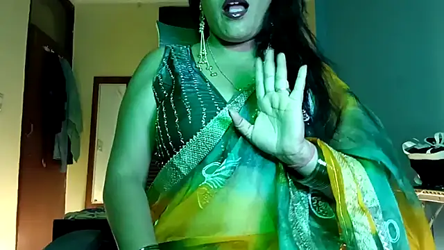 horny milf couple online show from 05-25-26, 07:56