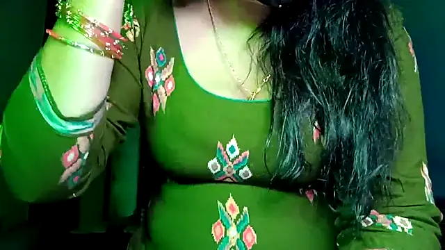 horny milf couple online show from 05-09-26, 07:06
