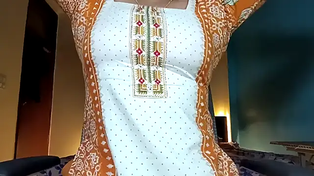 horny milf couple online show from 06-07-26, 05:51