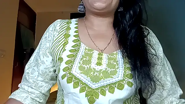 horny milf couple online show from 06-10-26, 09:27