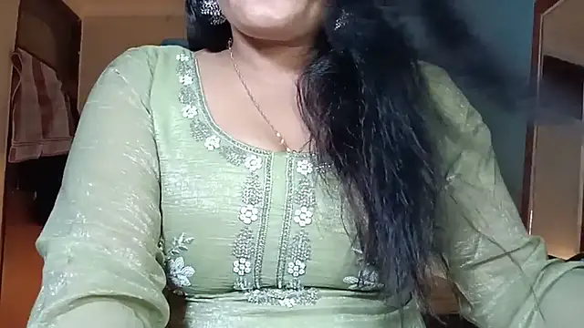 horny milf couple online show from 06-15-26, 09:03