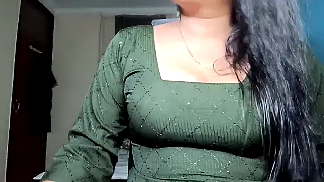 horny milf couple online show from 04-22-26, 07:20