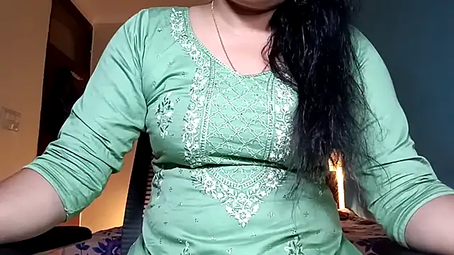 horny milf couple online show from 06-08-26, 07:36