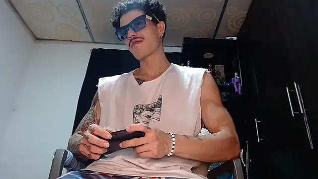 imsammytop online show from 12-17-25, 01:54