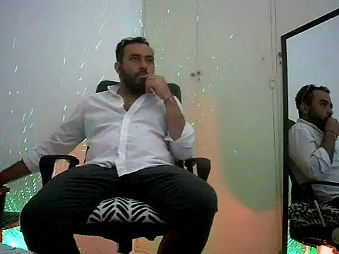 Snapshot of Domfetishx chatting on 10-22-25, 04:34 Domfetishx online show from 10-22-25, 04:34