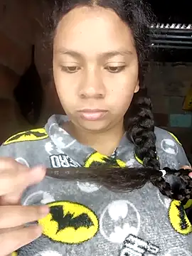 Snapshot of Agatha_milk24 chatting on 10-21-25, 04:28 Agatha milk24 online show from 10-21-25, 04:28