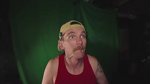 Snapshot of AverageMaleJay chatting on 10-04-25, 04:47 AverageMaleJay online show from 10-04-25, 04:47