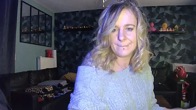 Delichieuse5 online show from 02-09-26, 08:18