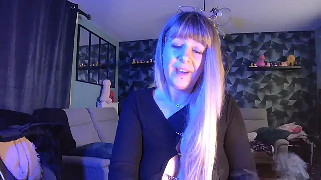 Delichieuse5 online show from 02-03-25, 08:13