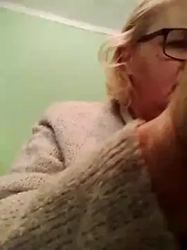 LusiyaGold5 online show from 02-26-26, 08:14