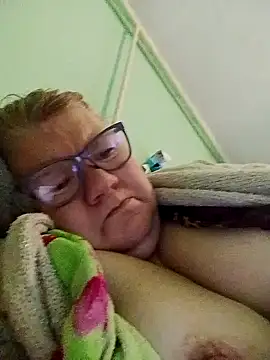 LusiyaGold5 online show from 12-18-25, 06:51