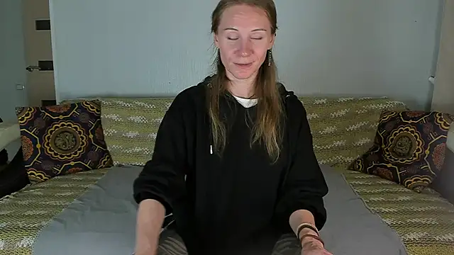 Snapshot of Amalia_Mio chatting on 07-17-26, 10:23 Amalia Mio online show from 07-17-26, 10:23