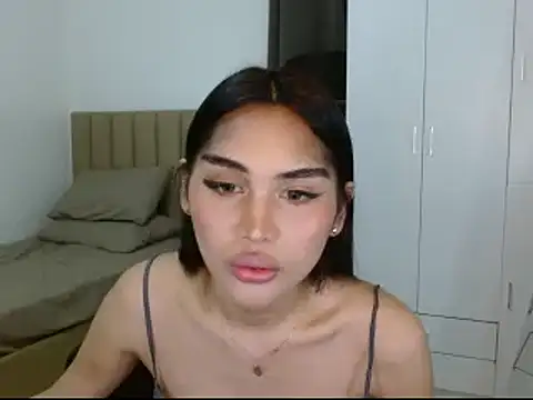 MonstrousDarcy online show from 10-04-25, 06:59