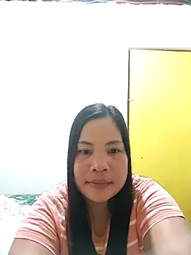 Snapshot of shyhotpinay_32 chatting on 10-08-25, 06:08 shyhotpinay 32 online show from 10-08-25, 06:08