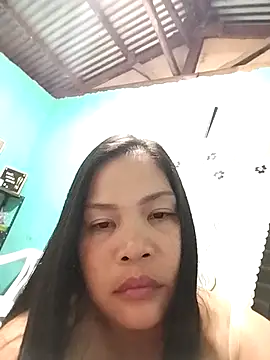 Snapshot of shyhotpinay_32 chatting on 10-05-25, 01:35 shyhotpinay 32 online show from 10-05-25, 01:35