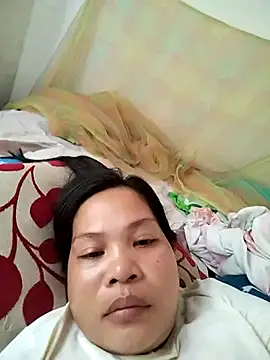 Snapshot of shyhotpinay_32 chatting on 10-20-25, 02:24 shyhotpinay 32 online show from 10-20-25, 02:24