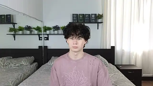 Snapshot of Cute_Mike chatting on 02-01-26, 04:33 Cute Mike online show from 02-01-26, 04:33