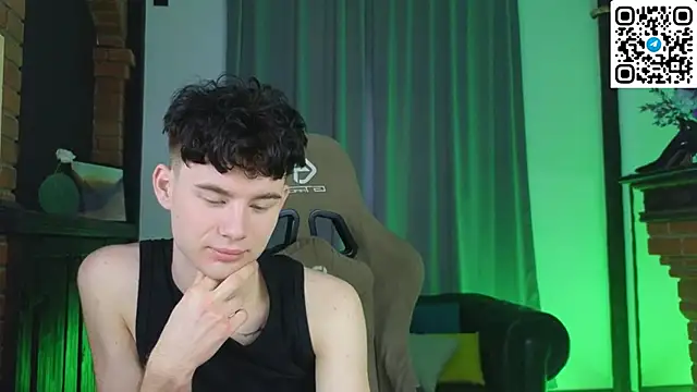 Snapshot of Cute_Mike chatting on 02-21-26, 02:13 Cute Mike online show from 02-21-26, 02:13