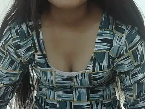 Snapshot of Joya_7 chatting on 10-17-25, 02:59 Joya 7 online show from 10-17-25, 02:59