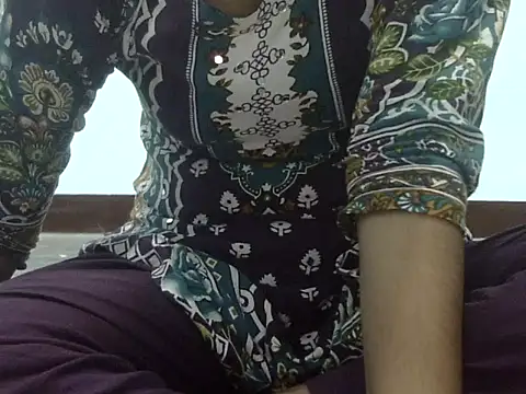 Snapshot of Joya_7 chatting on 10-21-25, 03:39 Joya 7 online show from 10-21-25, 03:39