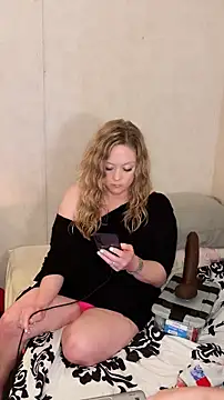 Snapshot of amandatheblondewife chatting on 07-17-26, 09:17 amandatheblondewife online show from 07-17-26, 09:17