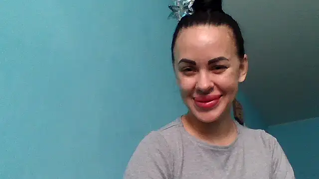 Stefaniyaxq online show from 10-05-25, 09:33