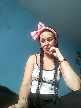 Stefaniyaxq online show from 10-31-25, 09:39