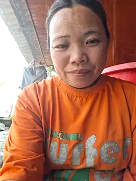 miomio-12 online show from 04-13-26, 03:54