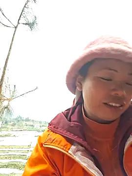 miomio-12 online show from 12-05-25, 02:21