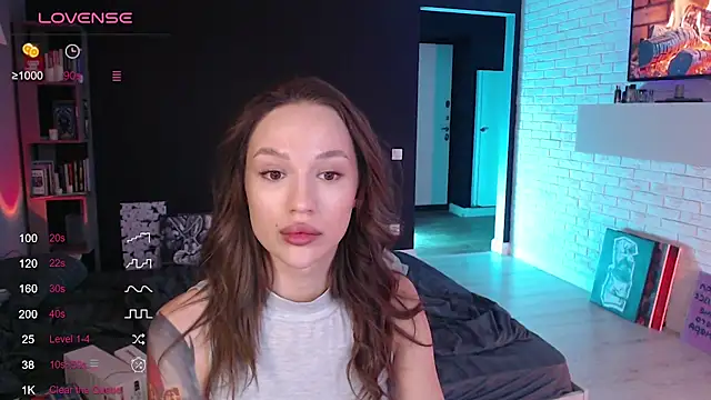 Jade Lumin online show from 11-24-25, 01:11