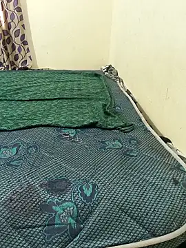 Snapshot of Chennai-couples chatting on 10-12-25, 06:15 Chennai-couples online show from 10-12-25, 06:15