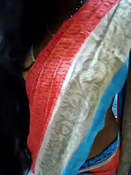 Snapshot of Chennai-couples chatting on 10-07-25, 08:04 Chennai-couples online show from 10-07-25, 08:04