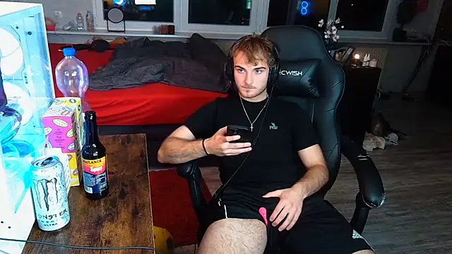 WolkenJunge2006 online show from 10-05-25, 06:42