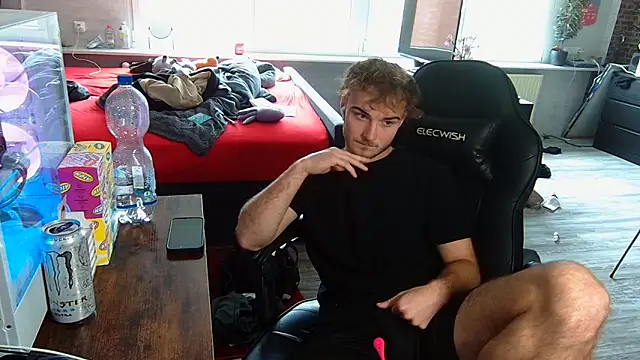 WolkenJunge2006 online show from 10-07-25, 09:21