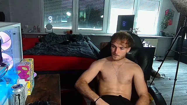 WolkenJunge2006 online show from 10-08-25, 09:22