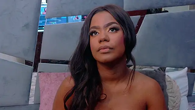 LorraiineJohnson online show from 11-06-25, 08:02