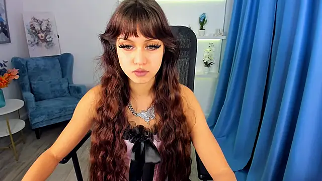 TiffanyYounge online show from 11-26-25, 12:16