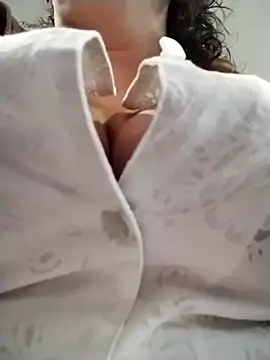 -saraqueen- online show from 10-22-25, 04:06