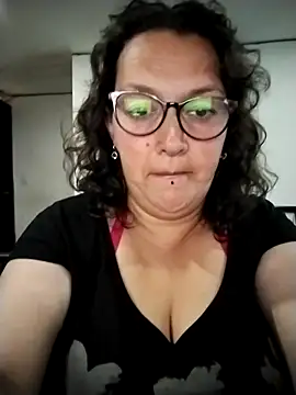 -saraqueen- online show from 10-21-25, 02:49