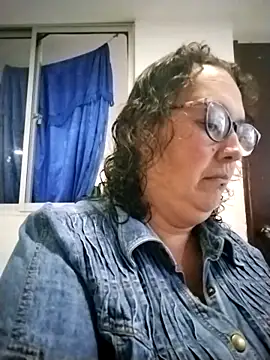 -saraqueen- online show from 10-15-25, 09:56