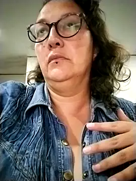 -saraqueen- online show from 11-28-25, 09:04