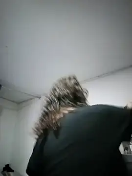 -saraqueen- online show from 11-12-25, 04:27