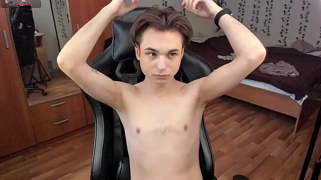 Snapshot of twink_boysss chatting on 10-15-25, 11:18 twink boysss online show from 10-15-25, 11:18