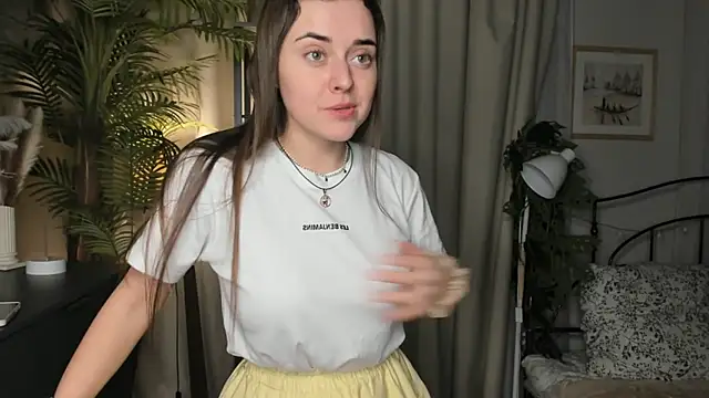 ThelmaJusto online show from 11-13-25, 04:00