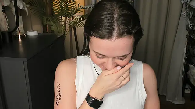 ThelmaJusto online show from 12-20-25, 03:15