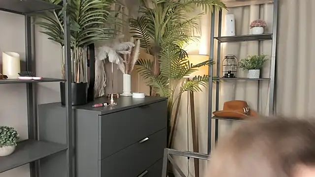 ThelmaJusto online show from 11-07-25, 03:38