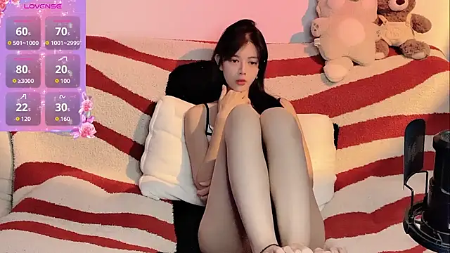 Snapshot of Nuomio chatting on 02-03-26, 05:07 Nuomio online show from 02-03-26, 05:07