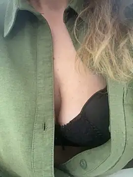 melisss2 online show from 11-25-25, 09:42