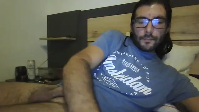 Snapshot of Arbneh69 chatting on 10-15-25, 04:37 Arbneh69 online show from 10-15-25, 04:37