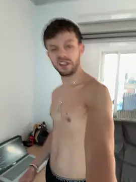 noah red online show from 11-20-25, 01:01